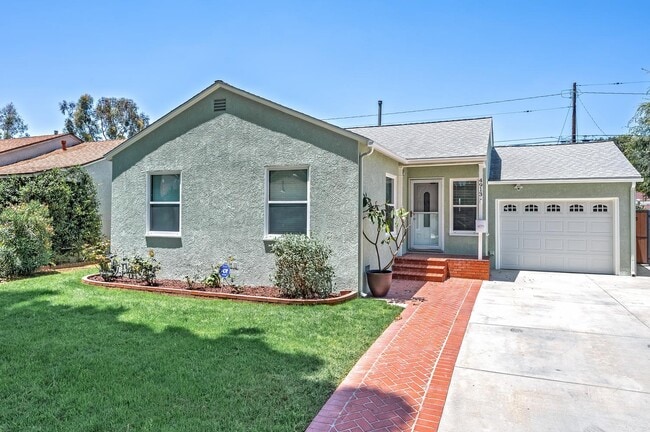 Building Photo - 4913 Premiere Ave
