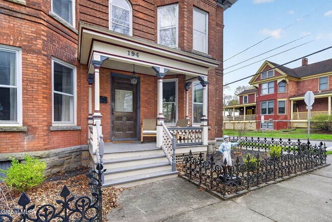 Photo - 194 Grand Ave