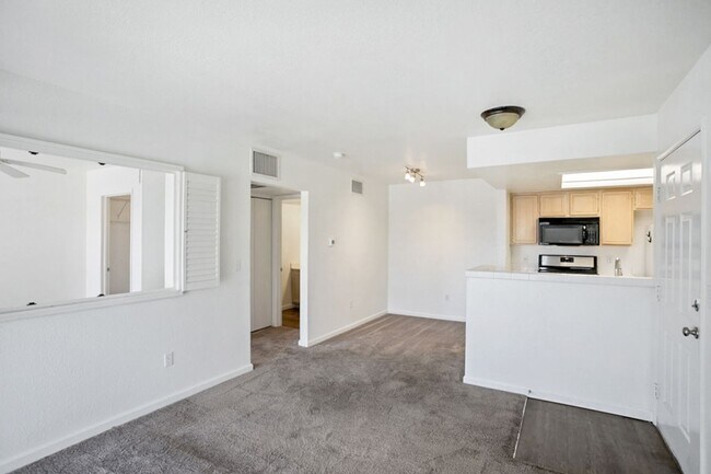 Photo - Beautiful Summerlin 1 Bed Condo Unidad 206