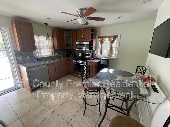 Photo - 130 Hazel Ave