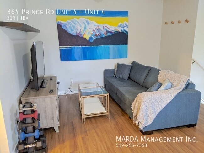 Photo - COZY 3 BED/1 BATH - WEST END PLUS HYDRO, G... Unit 4