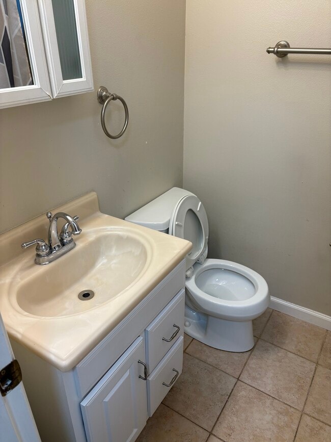 Photo - 13714 Bidwell Pl