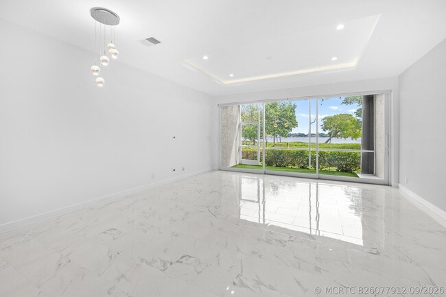 88 N Lakeshore Dr