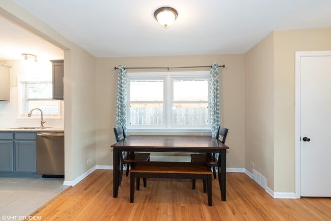 Photo - 285 Ridgeland Ave