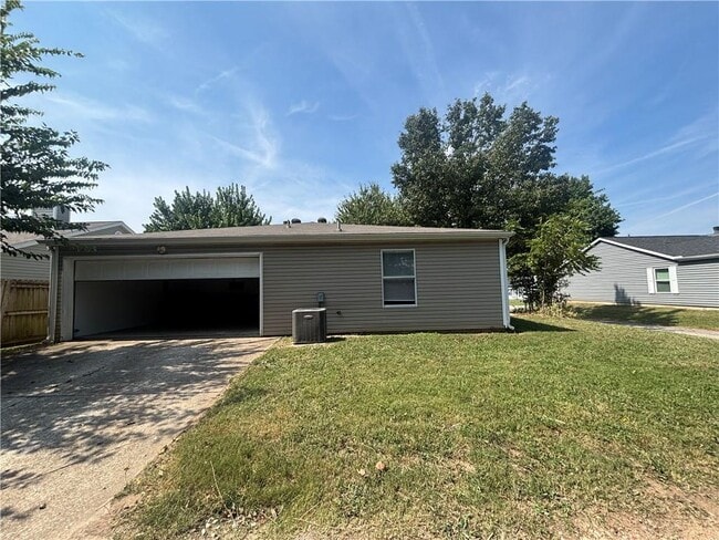 Photo - 1701 Signature Dr