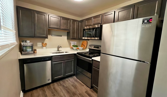 7 - Kitchen - Scandinavian - 0 (1).png - MOORMAN PLACE APARTMENTS
