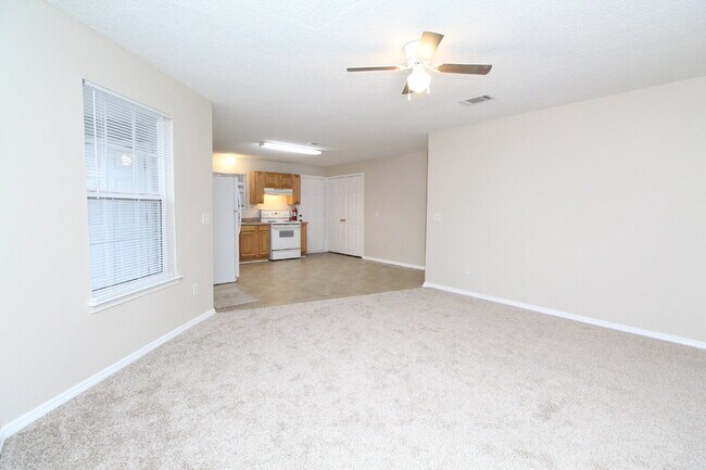 Photo - Updated 3BR Patio Home in Brownsville with Open Living Layout, Interior Laundry, Easy-Care Yard &...