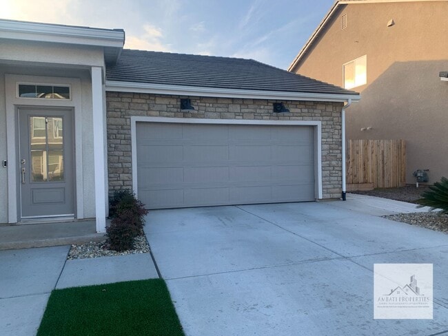 Photo - Stunning 3 Bedroom 2 Bath Home In Riverstone! SOLAR!