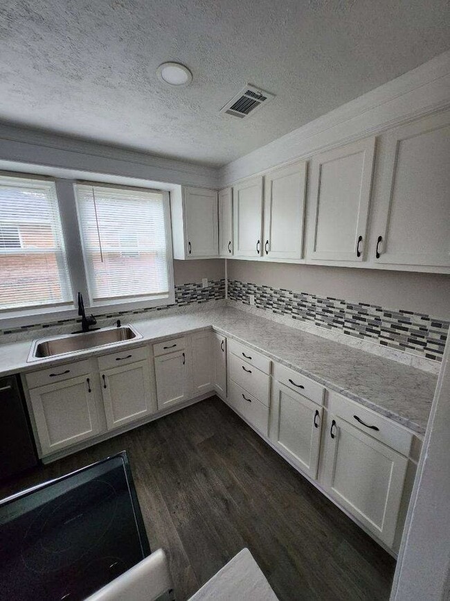 2309 Westview Dr