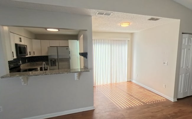 Photo - "Charming 3-Bedroom Retreat on Daisy Lane – Your Cozy Jacksonville Sanctuary!"