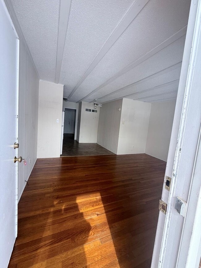 Photo - Playground Road Unidad B