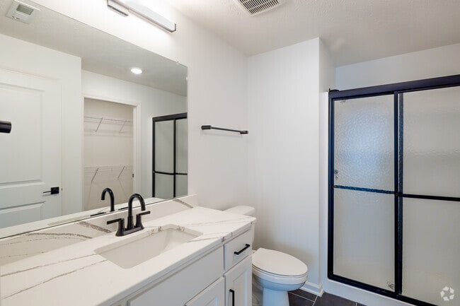 2BD, 2BA - 1,152SF - Bathroom