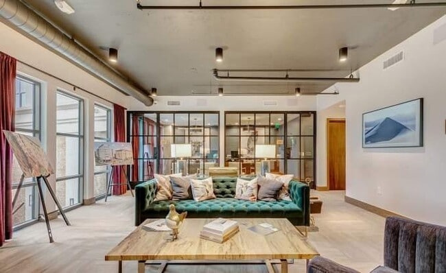 2 bedroom in Dallas TX 75208 - 2 bedroom in Dallas TX 75208 Condo Unit 2235