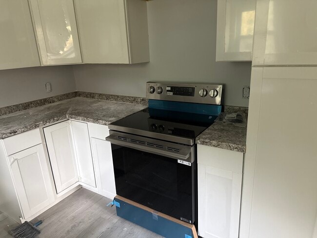 Photo - 638 Cashew St