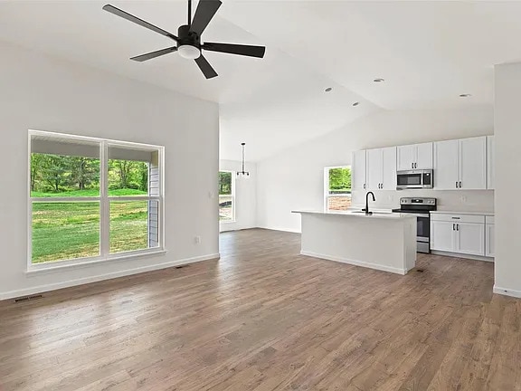 Building Photo - 3BR, 2BA ranch-style home that is ready NOW!