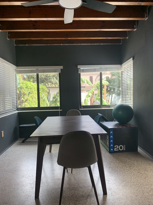 Photo - 1975 SW 17th Ct