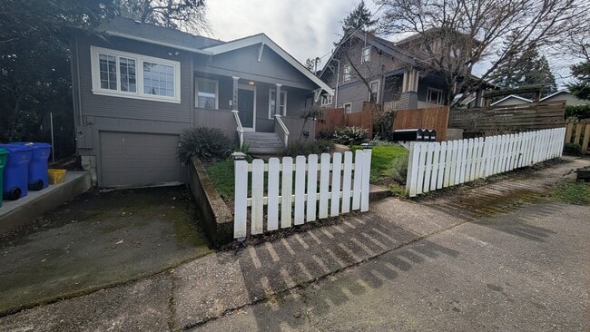 Photo - 3440 SW Falcon St Unit A