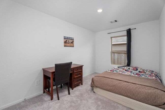 Photo - 732 Autumn Cherry Trl