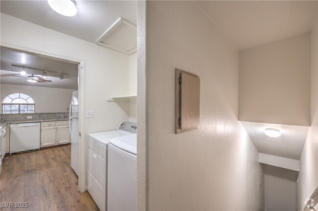 Building Photo - 3660 Renovah St Unit 202 Rental