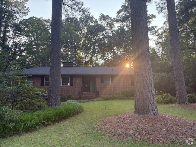 Building Photo - Beautiful 3-bed, 2-bath Ranch in South Dur... Rental