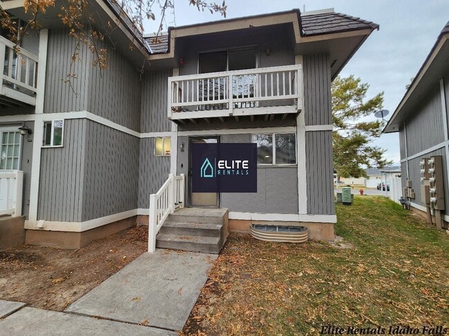 Photo - 1528 Falcon Dr