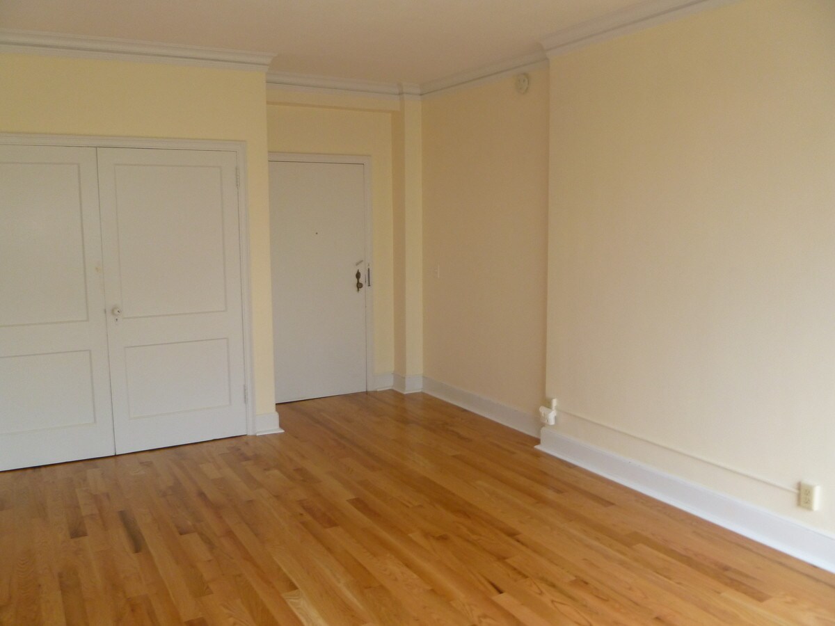 Photo - The Ambassador