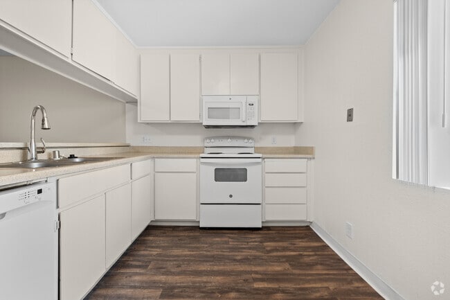 2BD,- 2BA - 1080SF Kitchen
