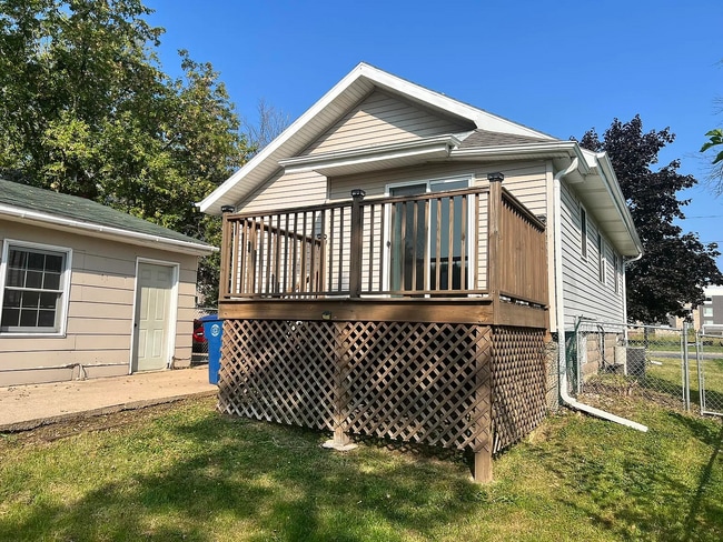 Photo - 1725 Oshkosh Ave