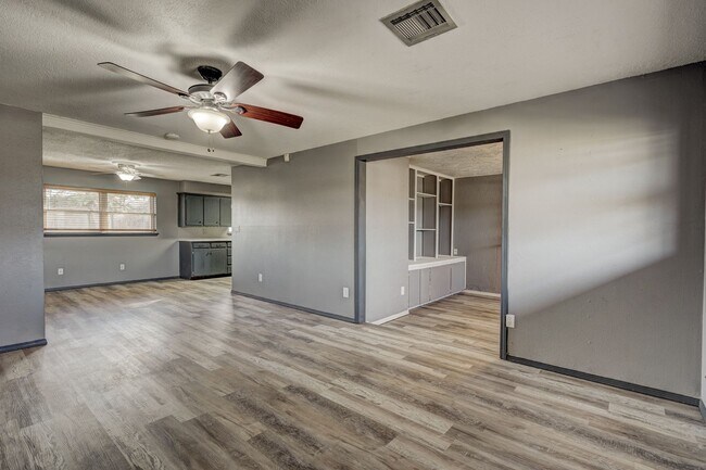 Photo - 3 bed, 1.5 bath Home in Yukon, OK