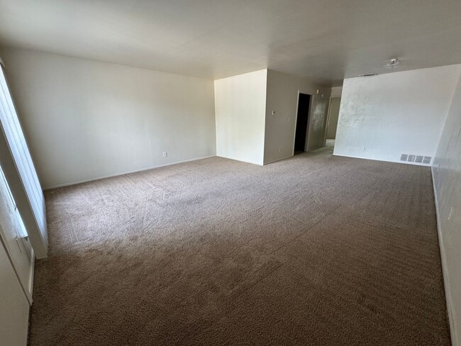 201 W Lincoln Ave Unit 3