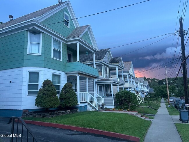 Building Photo - 1410 Stanford St Unit A