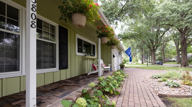 Photo - 3808 W 83rd Ter