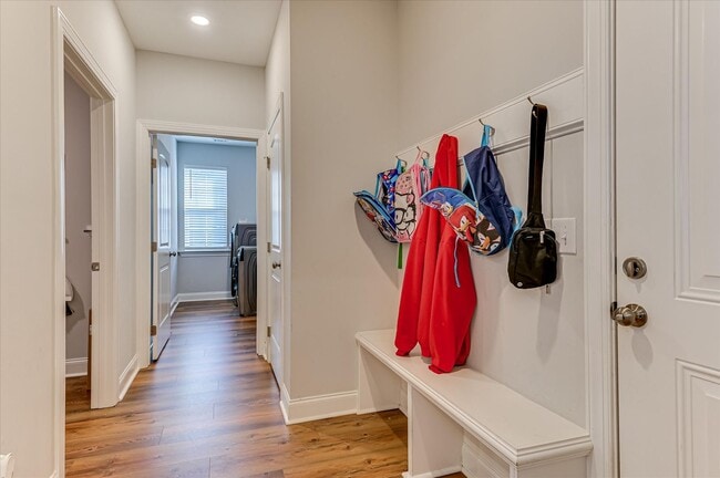 Photo - HOME FOR LEASE 4 BR 3 BATH RANCHSTYLE  SPLIT FLOOR PLAN AND OPEN  LARGE  FENCED BACKYARD  CONVENI...