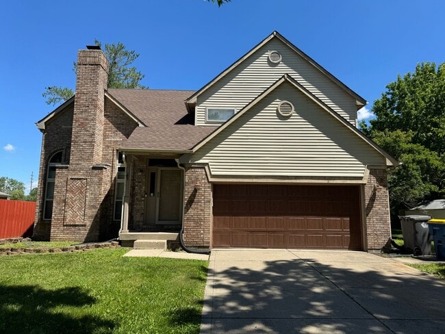 Building Photo - Eagle Creek 3 Bed 2.5 Bath