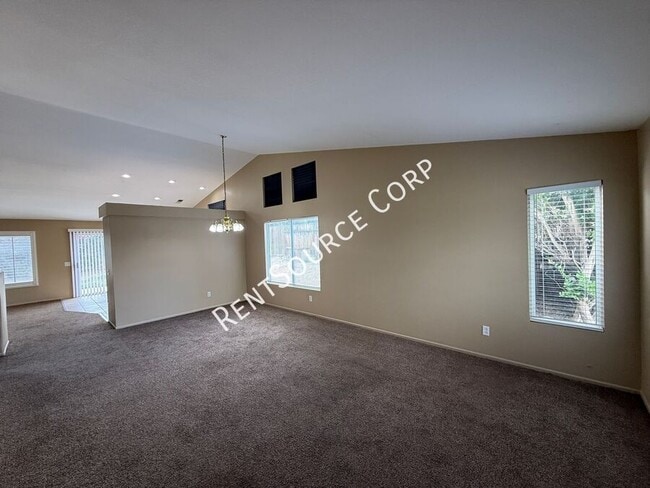 Photo - 2832 W Pillsbury St