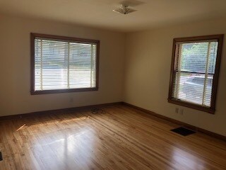 Living room - 5 Golden Pl