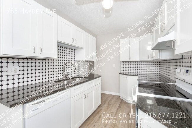 Photo - 785 Hayden Ave