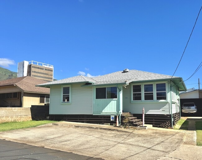 Building Photo - 2070 Pakolu St Rental