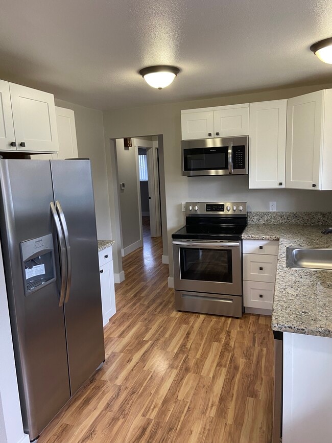 Kitchen - 4404 SE 34th Ave