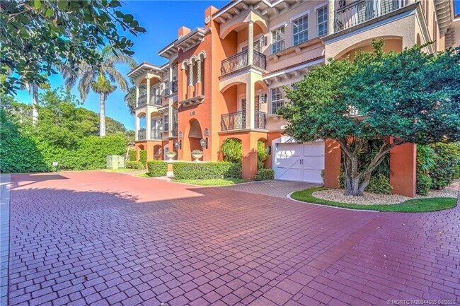 Photo - 1528 NE Outrigger Landings Dr Unit 208