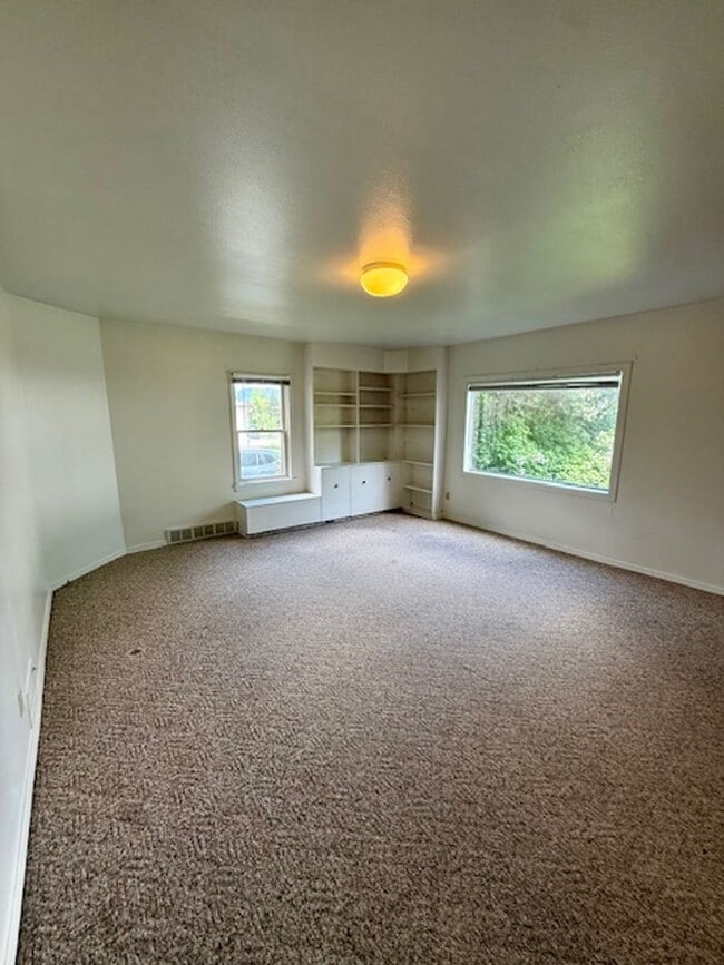 609 S 9th Ave
