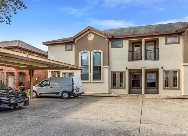 Building Photo - 1303 W Fig Ave Unit B Rental