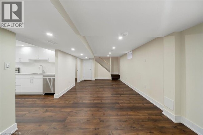 Photo - 78 Leaside Dr