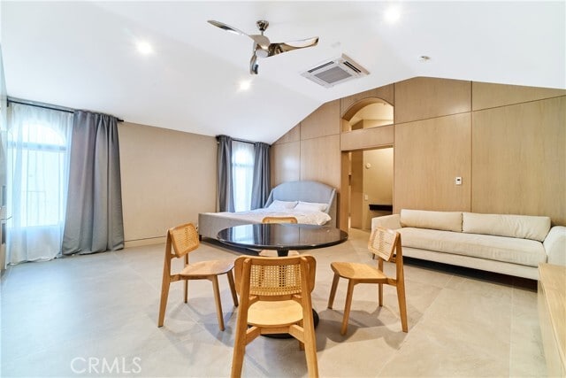 Building Photo - 1119 N Crestview Dr