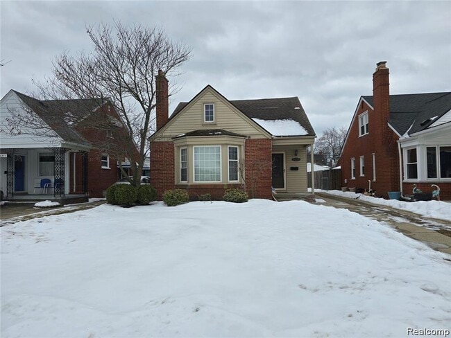 Building Photo - WELL MAINTAINED 3 BEDROOM 1.5 BATH BRICK BUNGALOW LOCATED IN ESTABLISHED WEST DEARBORN NEIGHBORHOOD