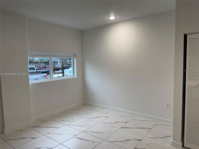 Photo - 420 SW 7th Ave Unit 101