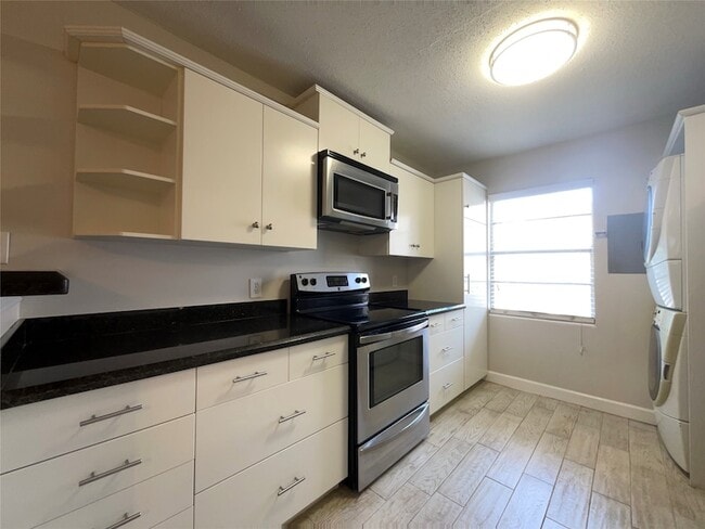 Photo - 1502 Heights Blvd Unit 4