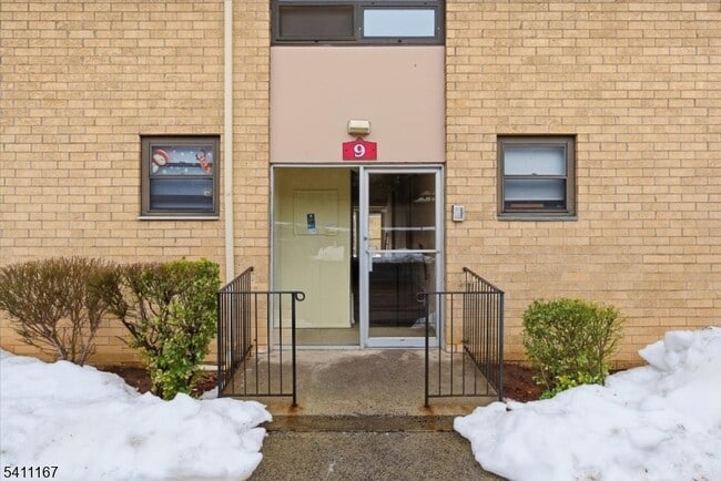 Photo - 401 US-22 Unidad F