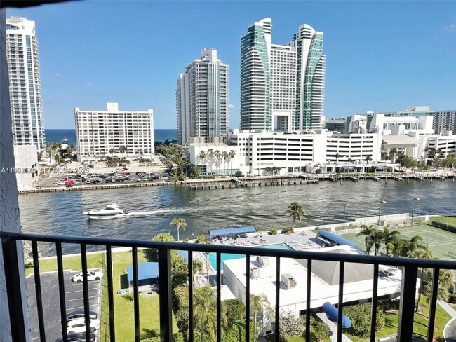 Photo - 600 Parkview Dr Unit 1124