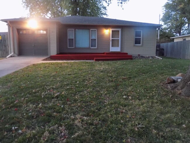 Building Photo - 5800 Gillan Rd